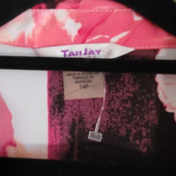 Tanjay Petite Bright floral blouse. Colours pink, tan, orange, black and white. - Picture 3 of 6